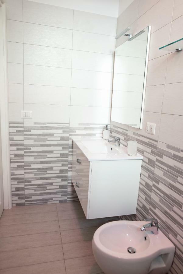 Appartement Finestra Sul Porto à Bari Extérieur photo